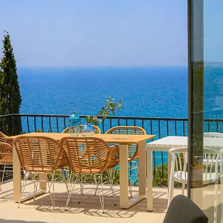 Litoral Costa Dorada - Glorieta Only Families Villa