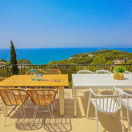 Litoral Costa Dorada - Glorieta Only Families Villa *